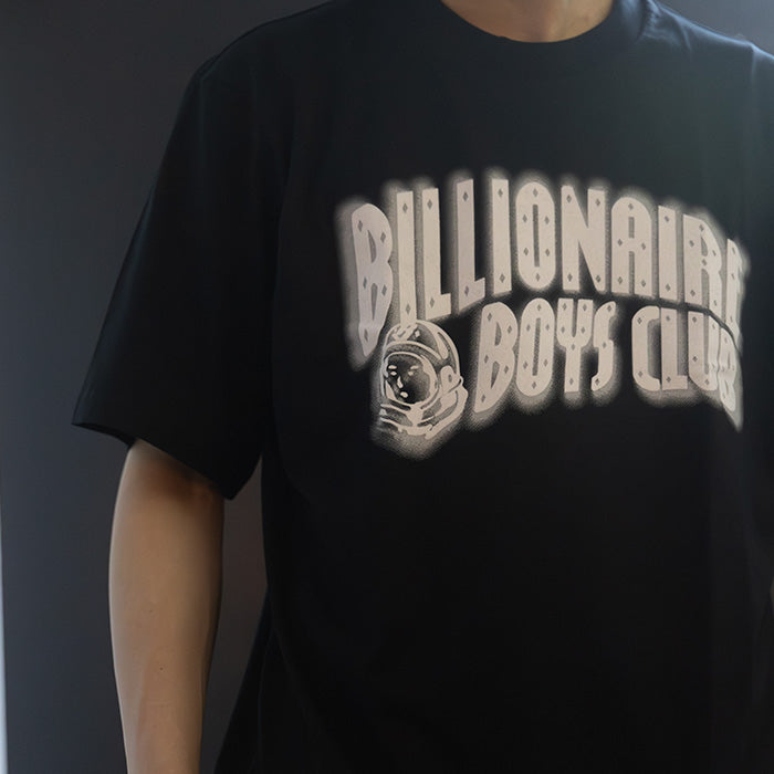 BILLIONAIRE BOYS CLUB / ビリオネア ボーイズ クラブ ディストーティド アーチ ロゴ Tシャツ 601b26151